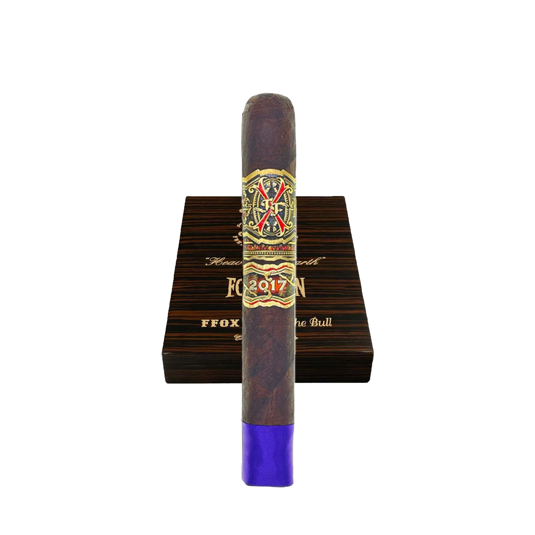 OpusX Heaven and Earth Tauros the Bull Maduro